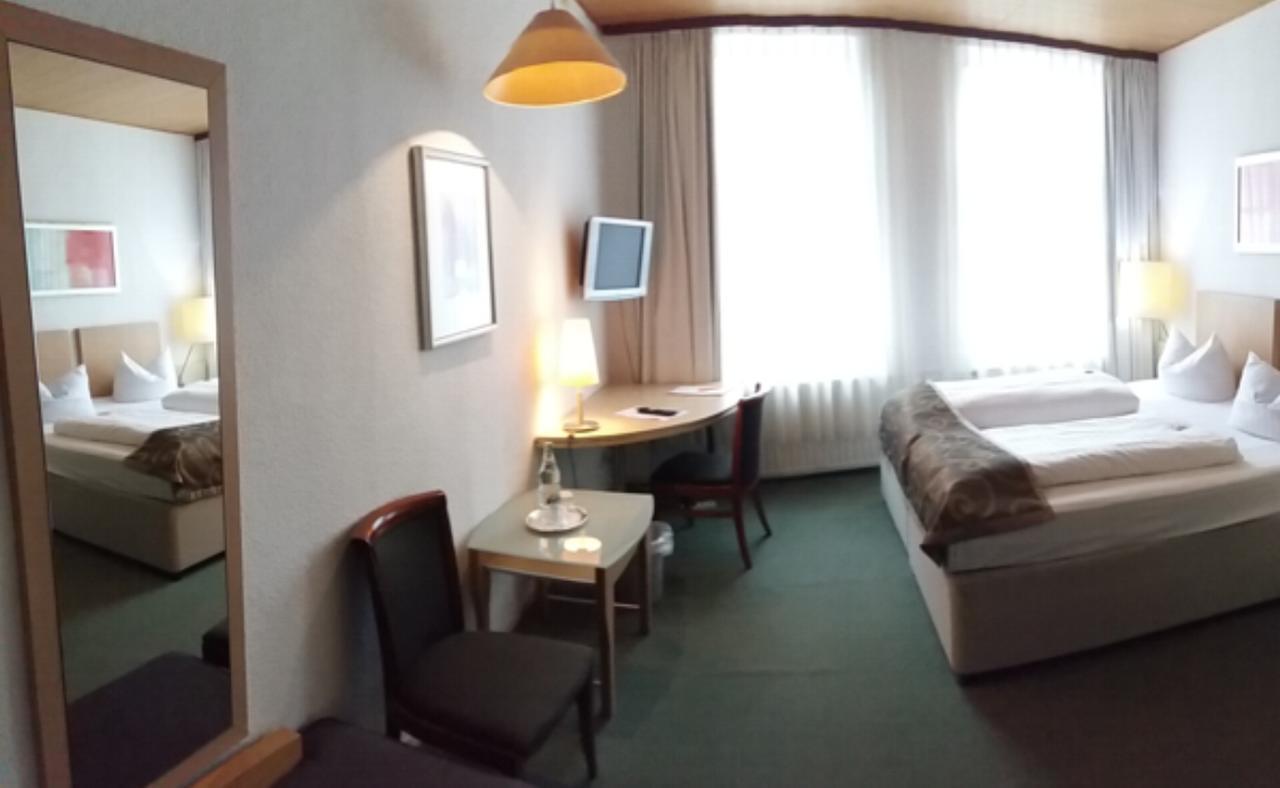 Hotel Goldener Anker Bodenwerder Exterior foto